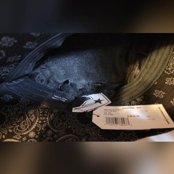 BNWT Famous Brand Bucket Hat - Picture 5 of 5